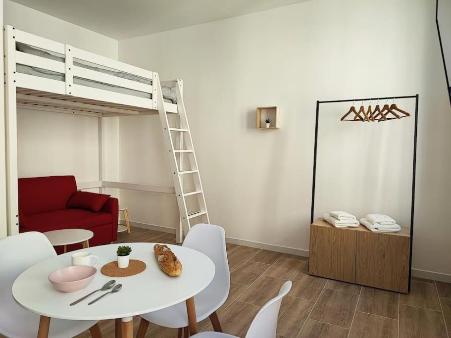 Appartement Escale Entre Cite Et Bastide Clim Wifi Smart Tv à Carcassonne Extérieur photo